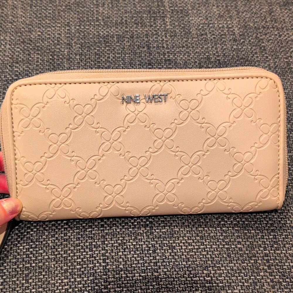 Nine West Beige Zip-Around Wallet Geometric Embossed Logo Credit Card